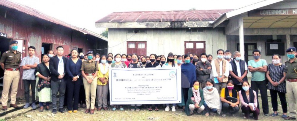 Participants and officials during the farmers training on horticulture avenues for sustainable income held at GHSS Noklak on October 21 and 22. (DIPR Photo)